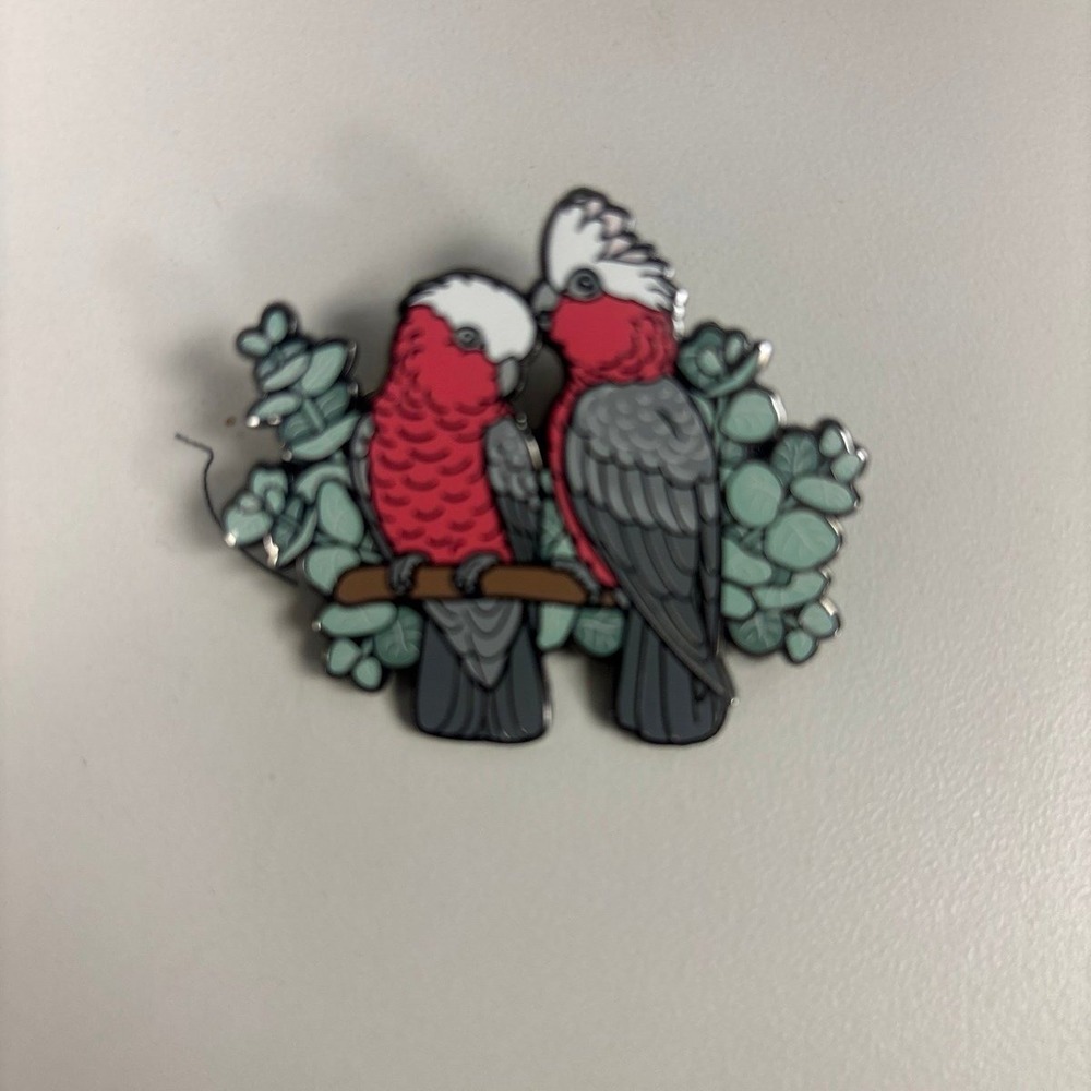 Cockatoo bird enamel pin‎